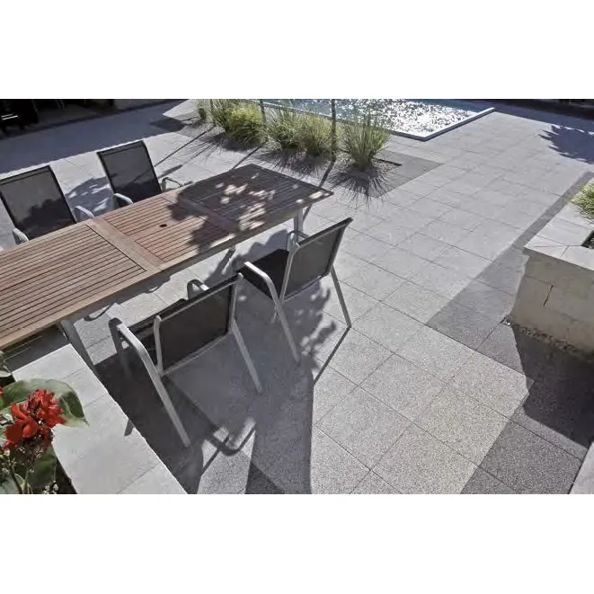 SEMMELROCK LA LINIA / dlaždice 40,5x40,5x3,8 cm, jemně vymývaný povrch, povrchová ochrana Semmerlock Protect - granit světlá