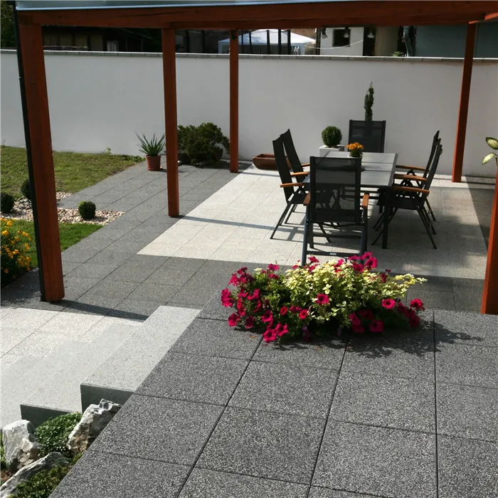 SEMMELROCK LA LINIA / dlaždice 40,5x40,5x3,8 cm, jemně vymývaný povrch, povrchová ochrana Semmerlock Protect - antracit