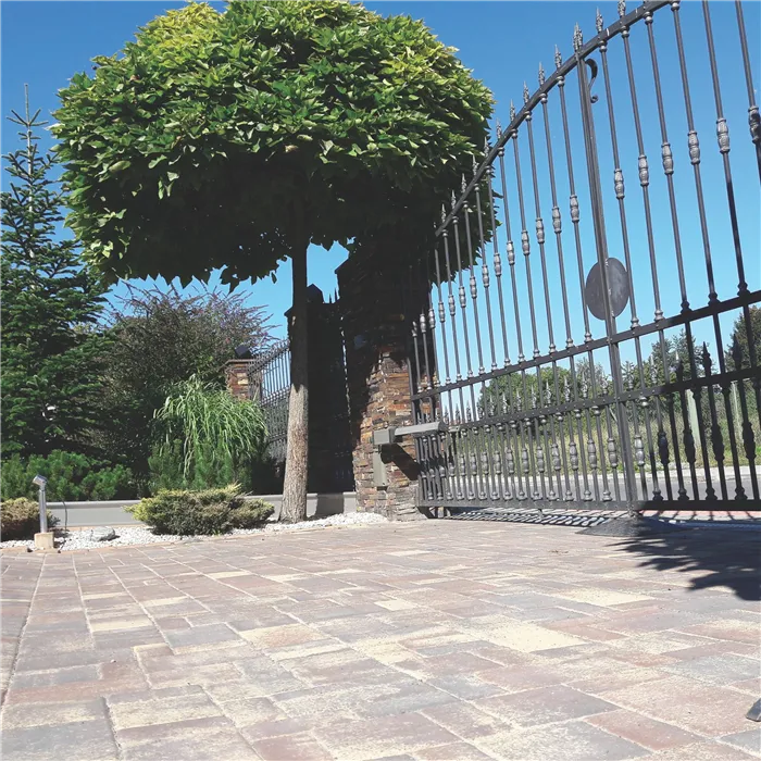 SEMMELROCK RHODOS Elegant Kombi / dlažba s hladkým povrchem, výška 6 cm, mírně zvlněné hrany - lávově hnědá melírovaná