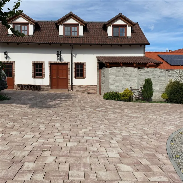 SEMMELROCK APPIA ANTICA / dlažba neotloukaná 19,2x11,3x8 cm, nášlapná vrstva v jemném stínování - lávově červená melír.