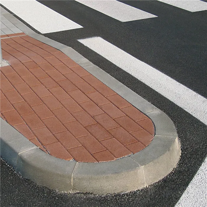 SEMMELROCK SILNIČNÍ OBRUBNÍKY I / oblý vnější 78x15x25 cm, r=1 m, hloubka zapuštění 10 cm - šedá