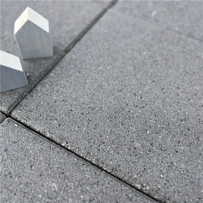 SEMMELROCK MODERN comfort / dlažba se zušlechtěným povrchem SL a Semmelrock protect plus 30x30x5 cm - tmavě platinová