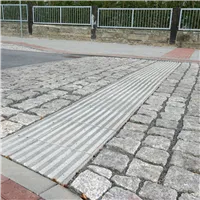 SEMMELROCK DLAŽBA PRO NEVIDOMÉ / dlažba s drážkou 40x40x8 cm - šedá